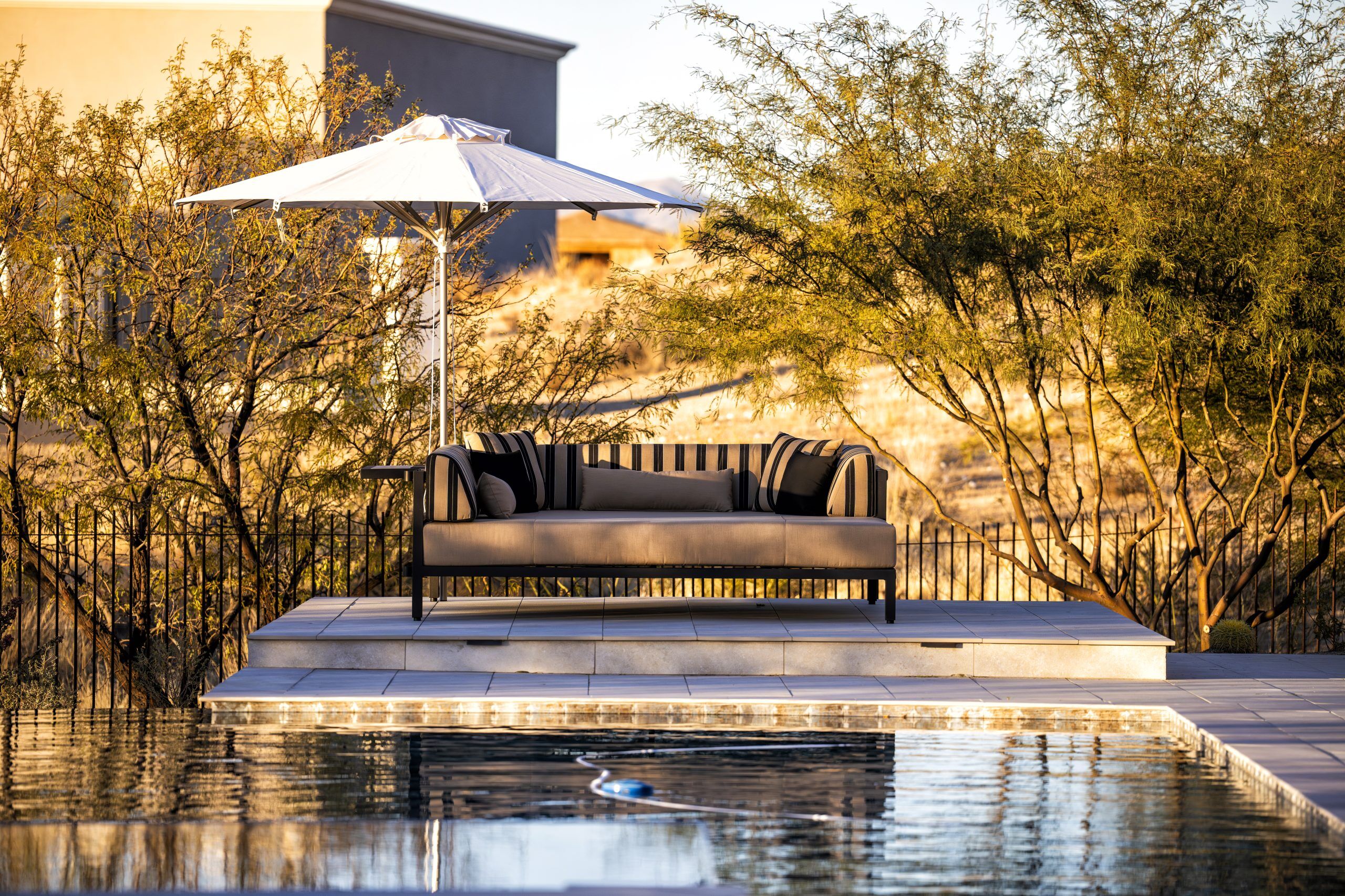 Bravada Daybed 5 Bravada Daybed - Image 5