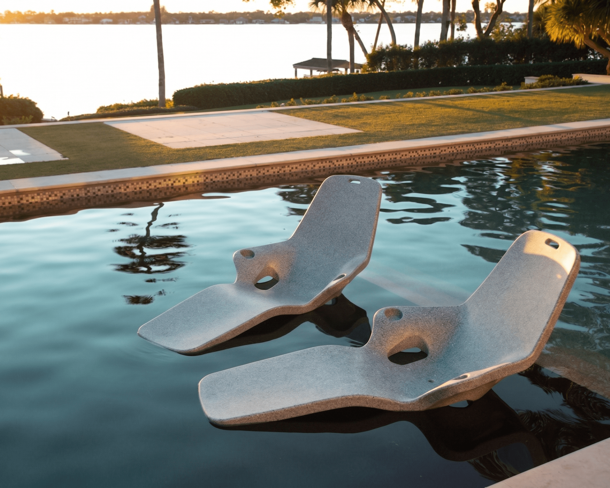 Two Shayz Loungers 6 Two Shayz Loungers - Image 6